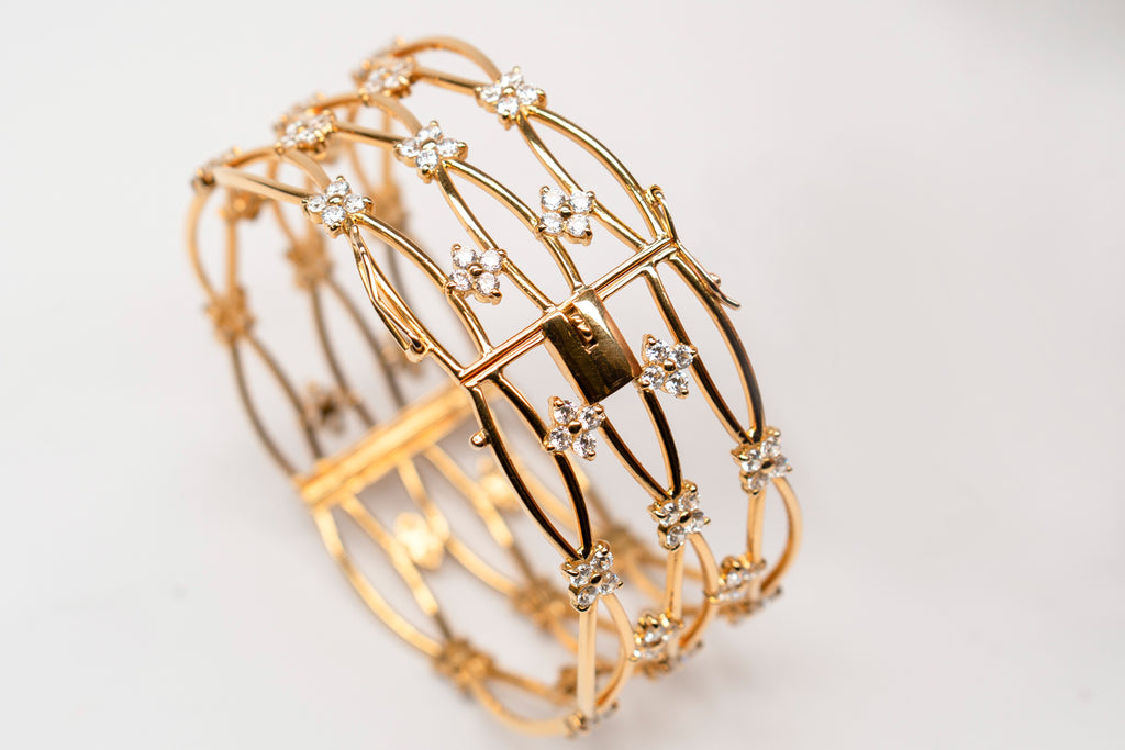 22K Gold Bangle