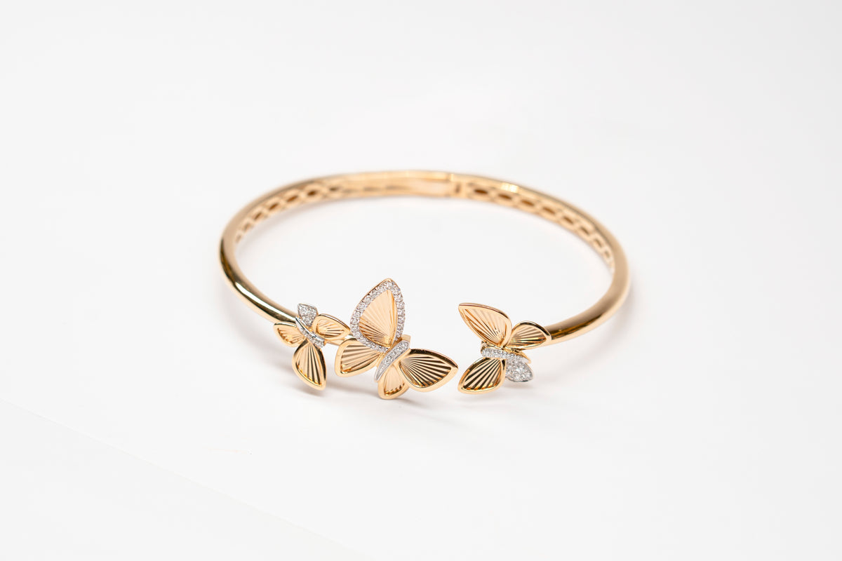 18K Yellow Gold Bangle