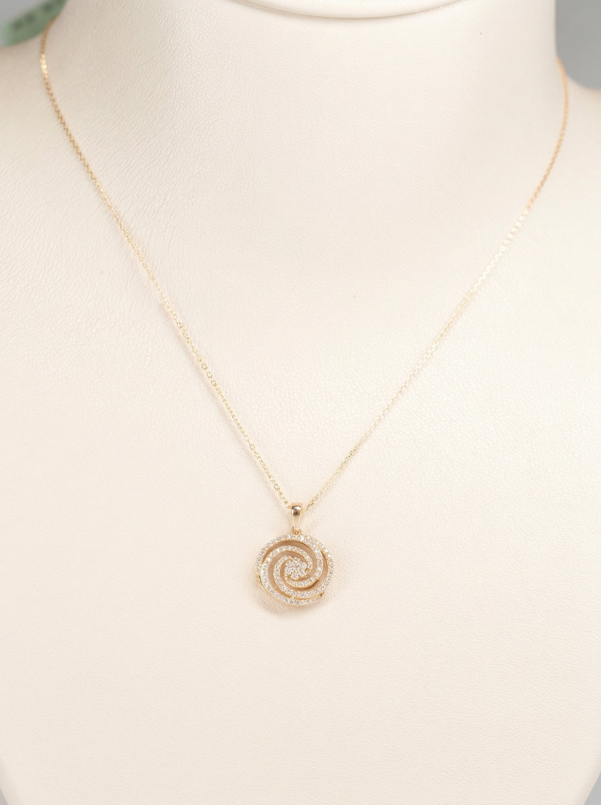 18K Yellow Gold Pendant