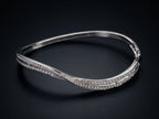 18K White Gold Lock type Bangle