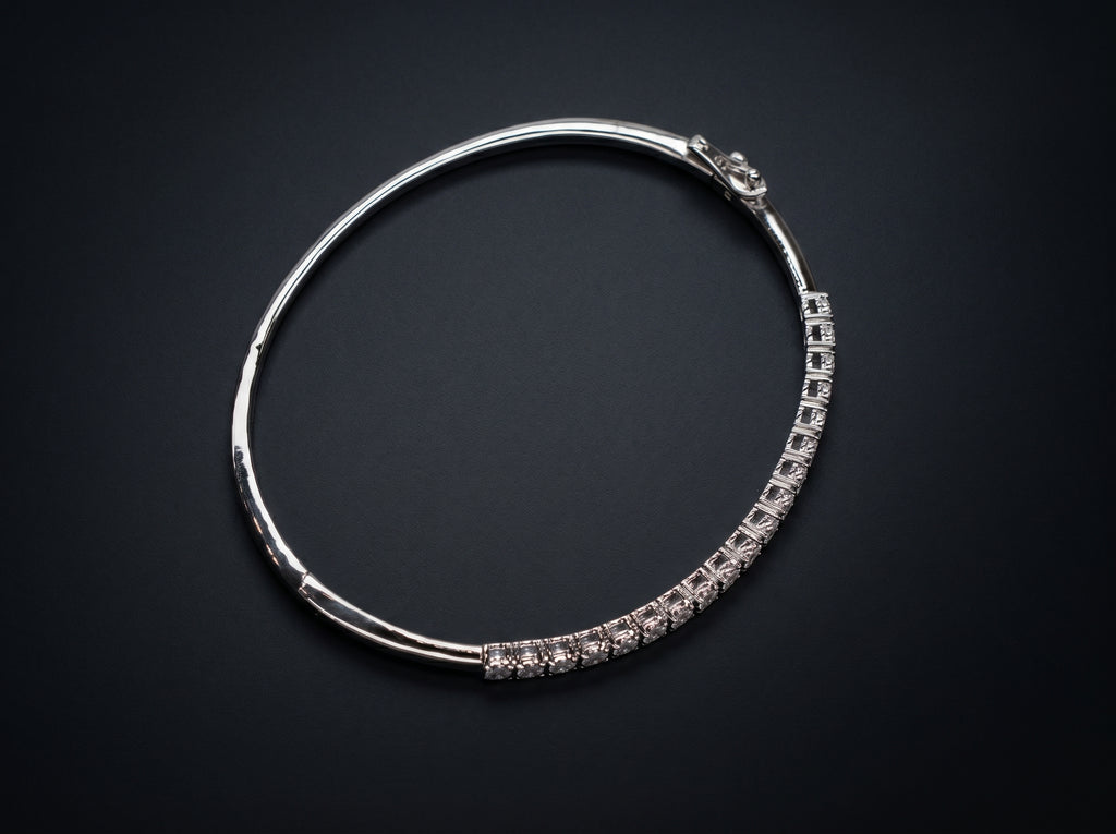 14K White Gold Bangle