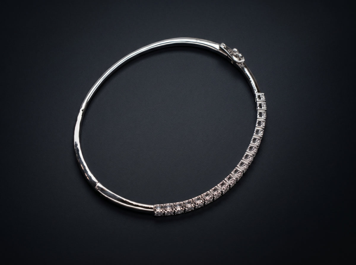 14K White Gold Bangle