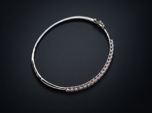 14K White Gold Bangle