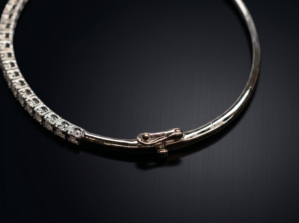 14K White Gold Bangle