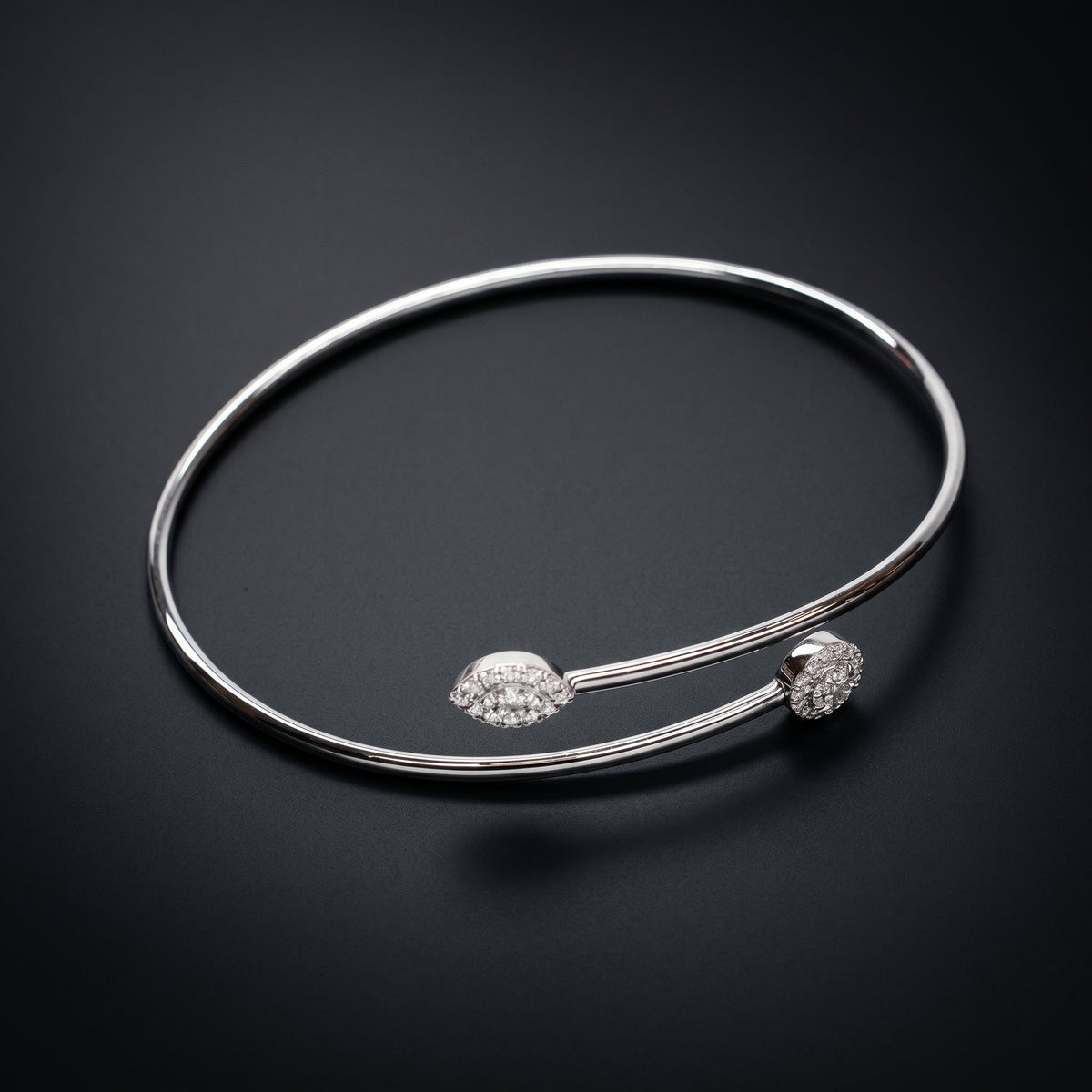 14K White Gold Bangle