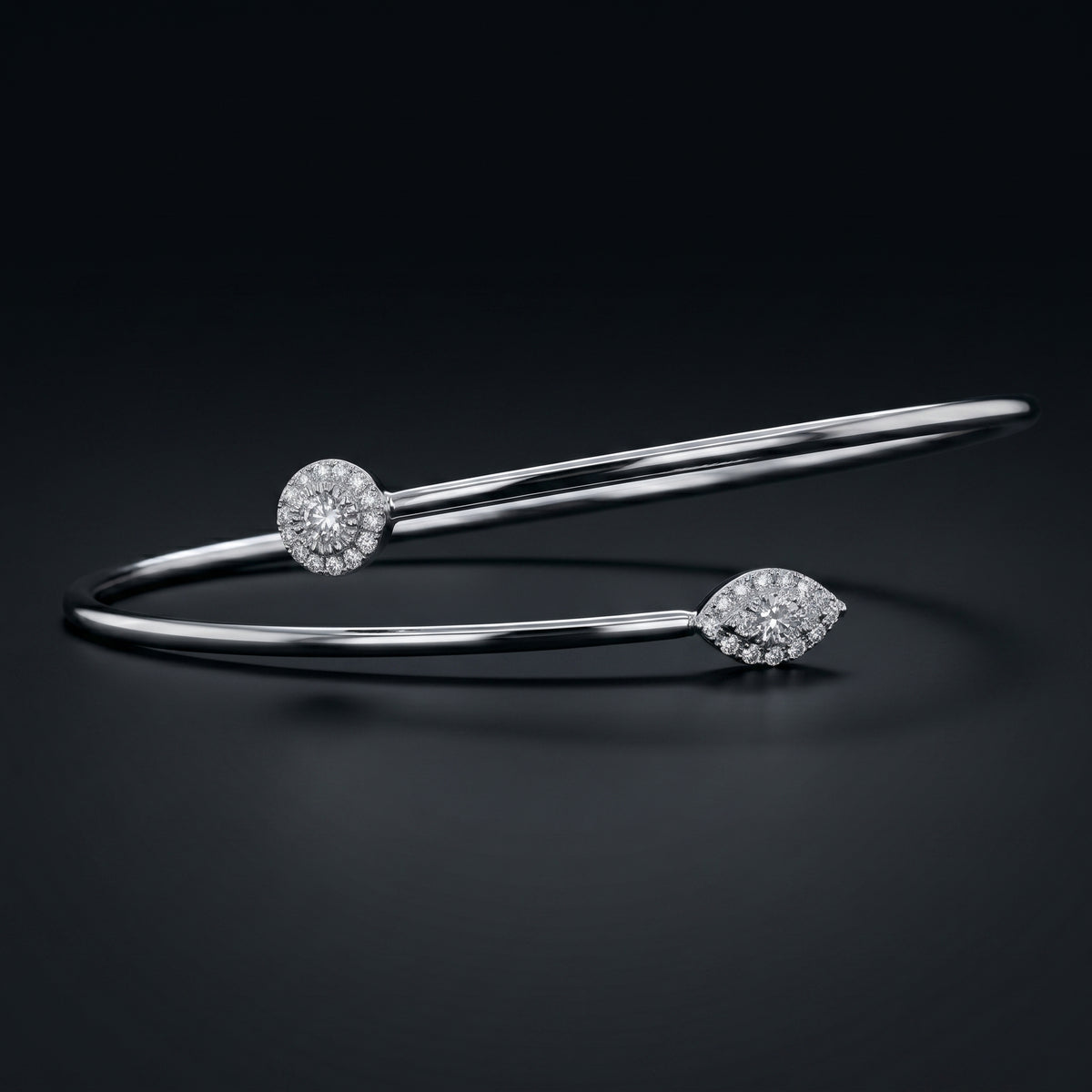 14K White Gold Bangle