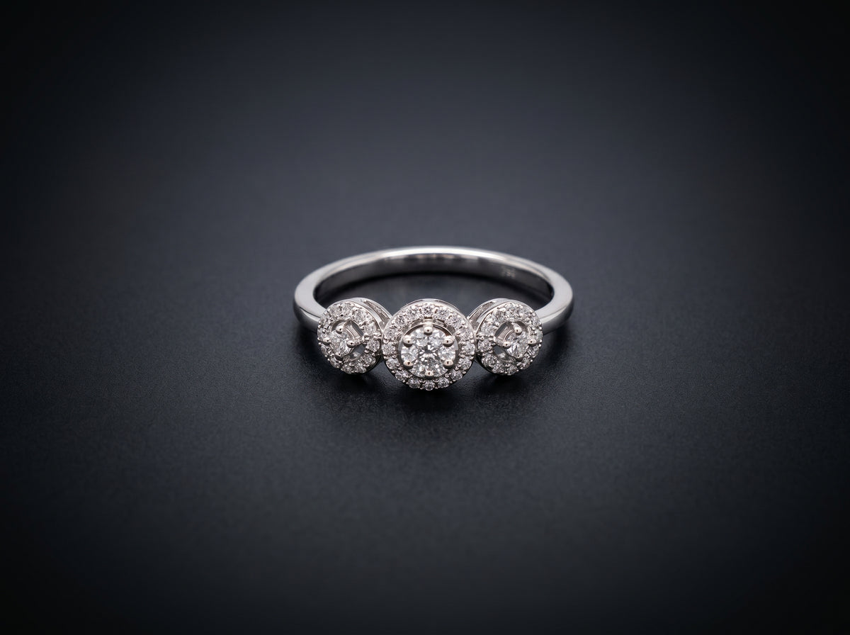18K White Gold Ring