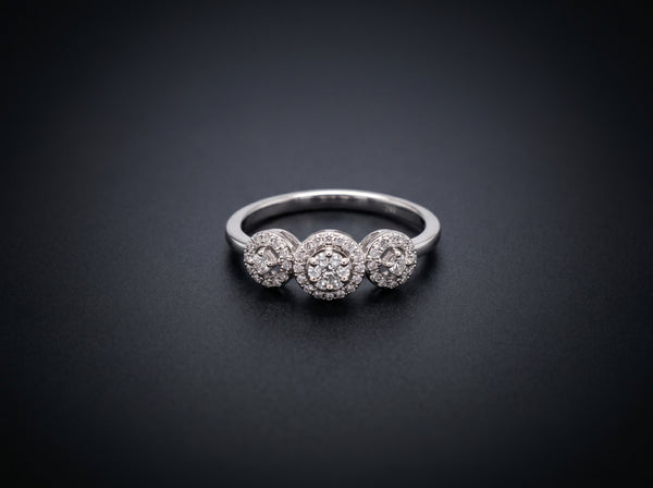 18K White Gold Ring