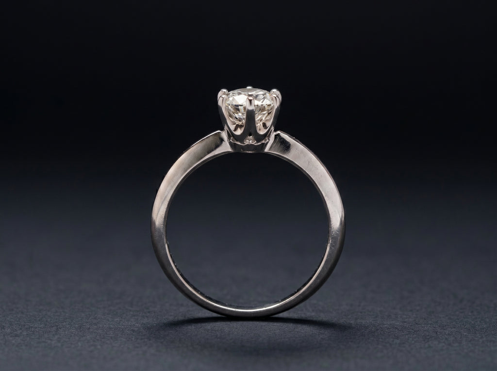 18K White Gold Ring