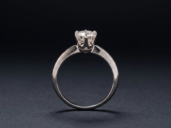 18K White Gold Ring