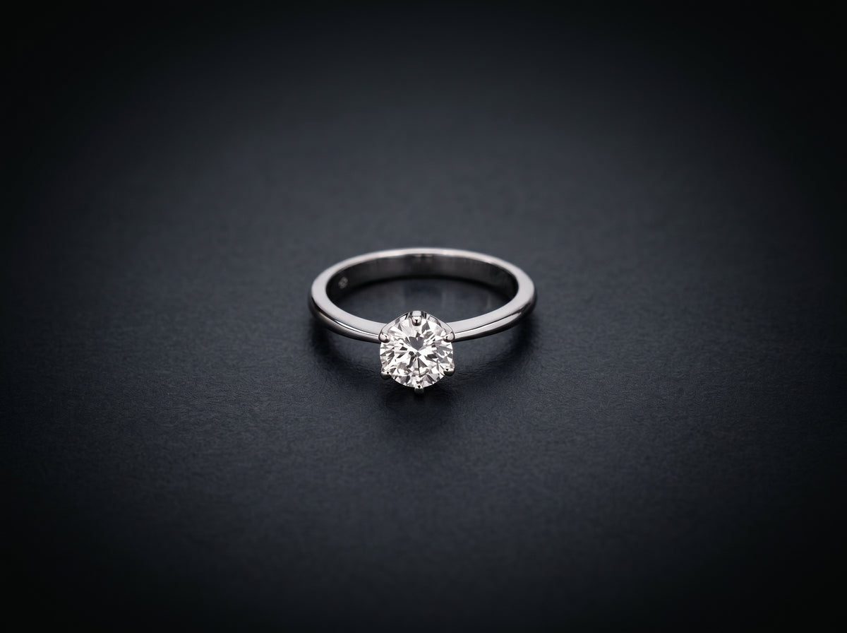 18K White Gold Ring